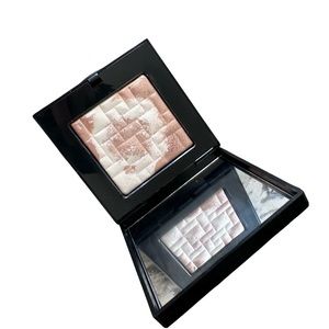Bobbi Brown pink glow highlighter